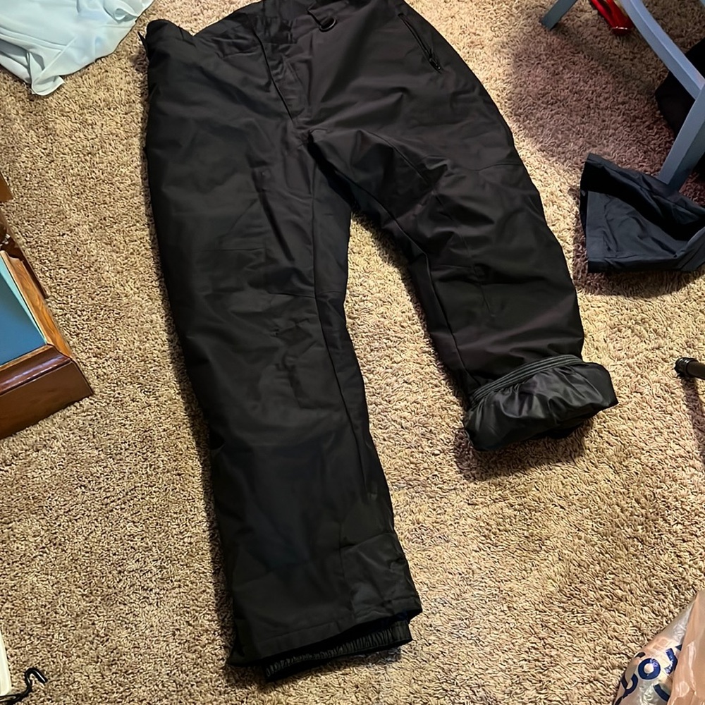 Snow pants 3xl but worn them when I fit in size 14 pants(I wanted them baggyish